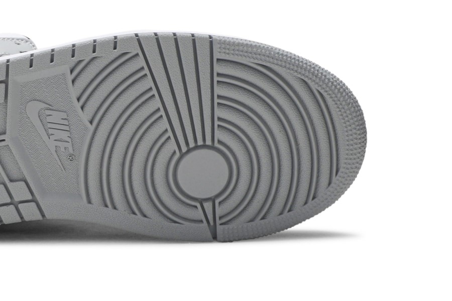 Air Jordan 1 Mid Smoke Grey