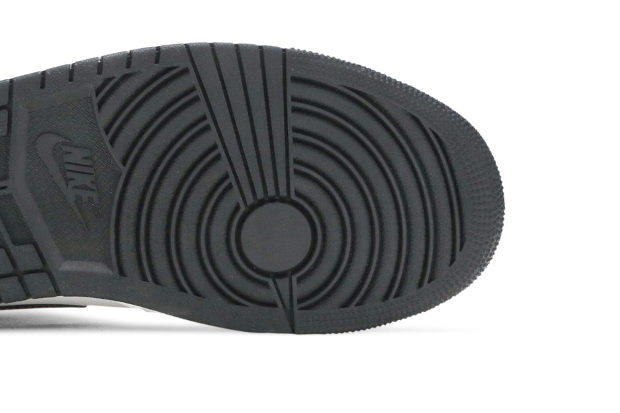 Air Jordan 1 Mid Se Turf Orange