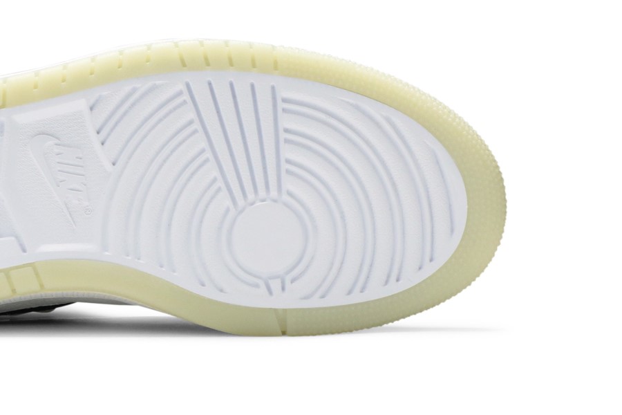 Wmns Air Jordan 1 High Zoom Comfort Light Bone