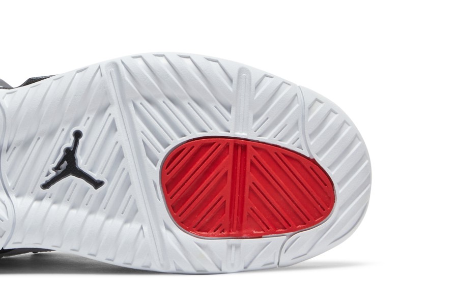 Jordan Ma2 Svijetlo Dimno Siva Sveučilišna Crvena