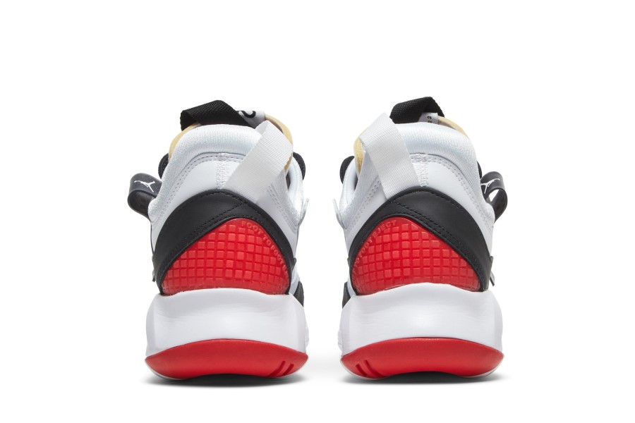 Jordan Ma2 Svijetlo Dimno Siva Sveučilišna Crvena