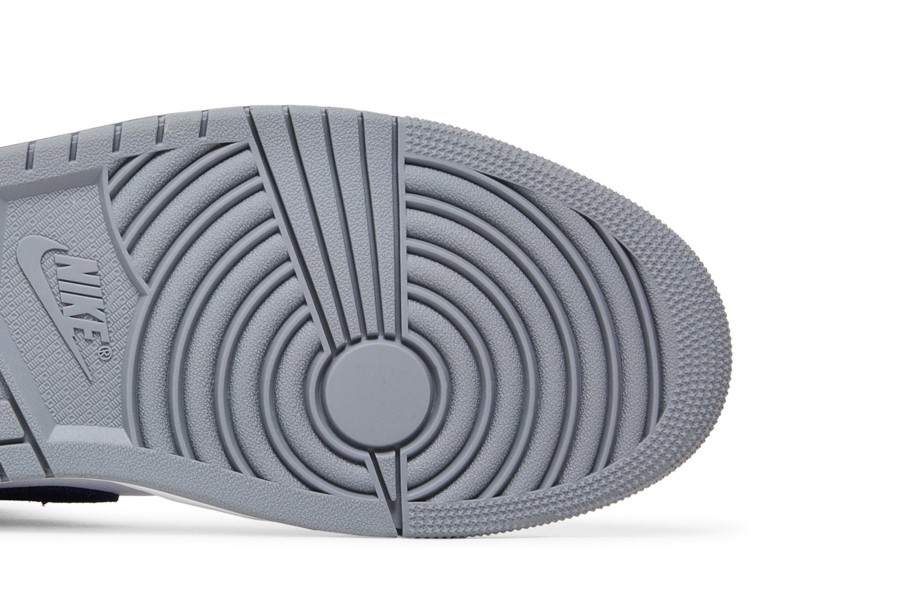 Zrak Jordan 1 Mid Paris