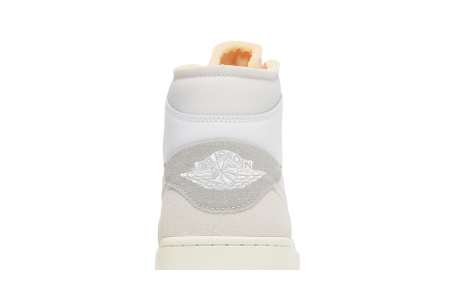 Zrak Jordan 1 Mid Se Iznutra Prema Van