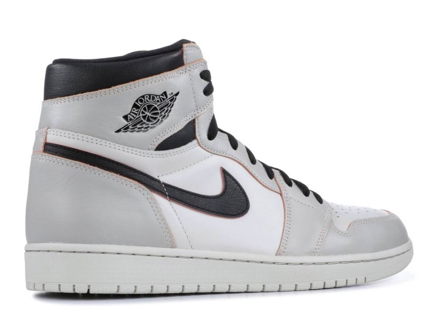 Air Jordan 1 Retro High Sb Nyc To Paris Light Bone