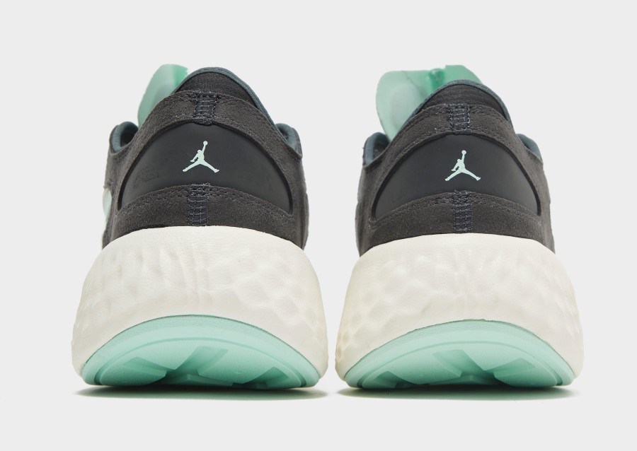 Air Jordan Delta 3 Nisko Siva