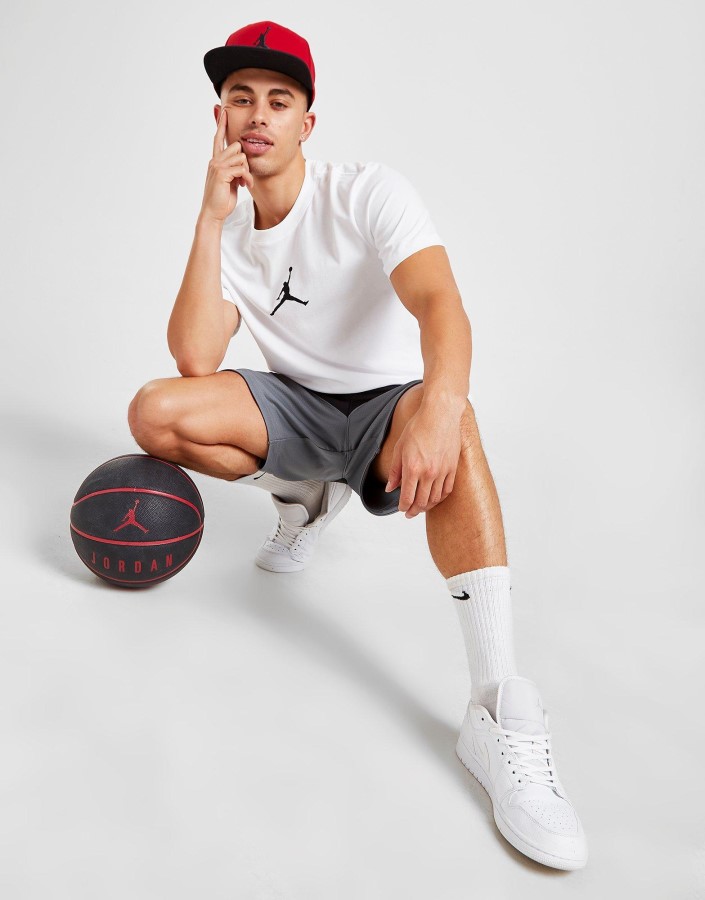 Bijela Majica S Jordan Centralnim Logom