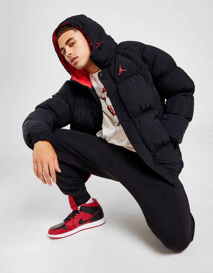 Jordan Esencijalna Podstavljena Jakna Crna