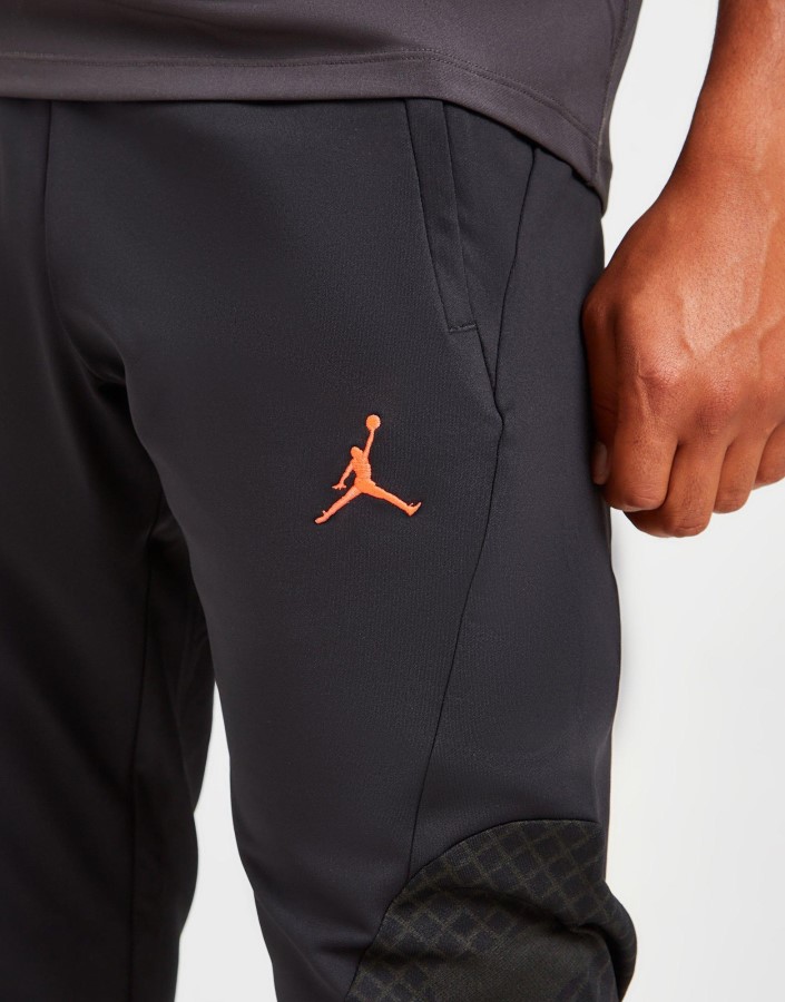 Jordan Paris Saint Germain Strike Trenirke Crne